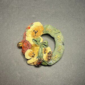 Vintage Boyds Bears & Friends Bearwear Ho Ho! Round Banner Wreath Brooch Pin
